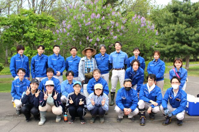 【帯広畜産大学】「とことこあるこう」がウチダザリガニ防除活動に参加
