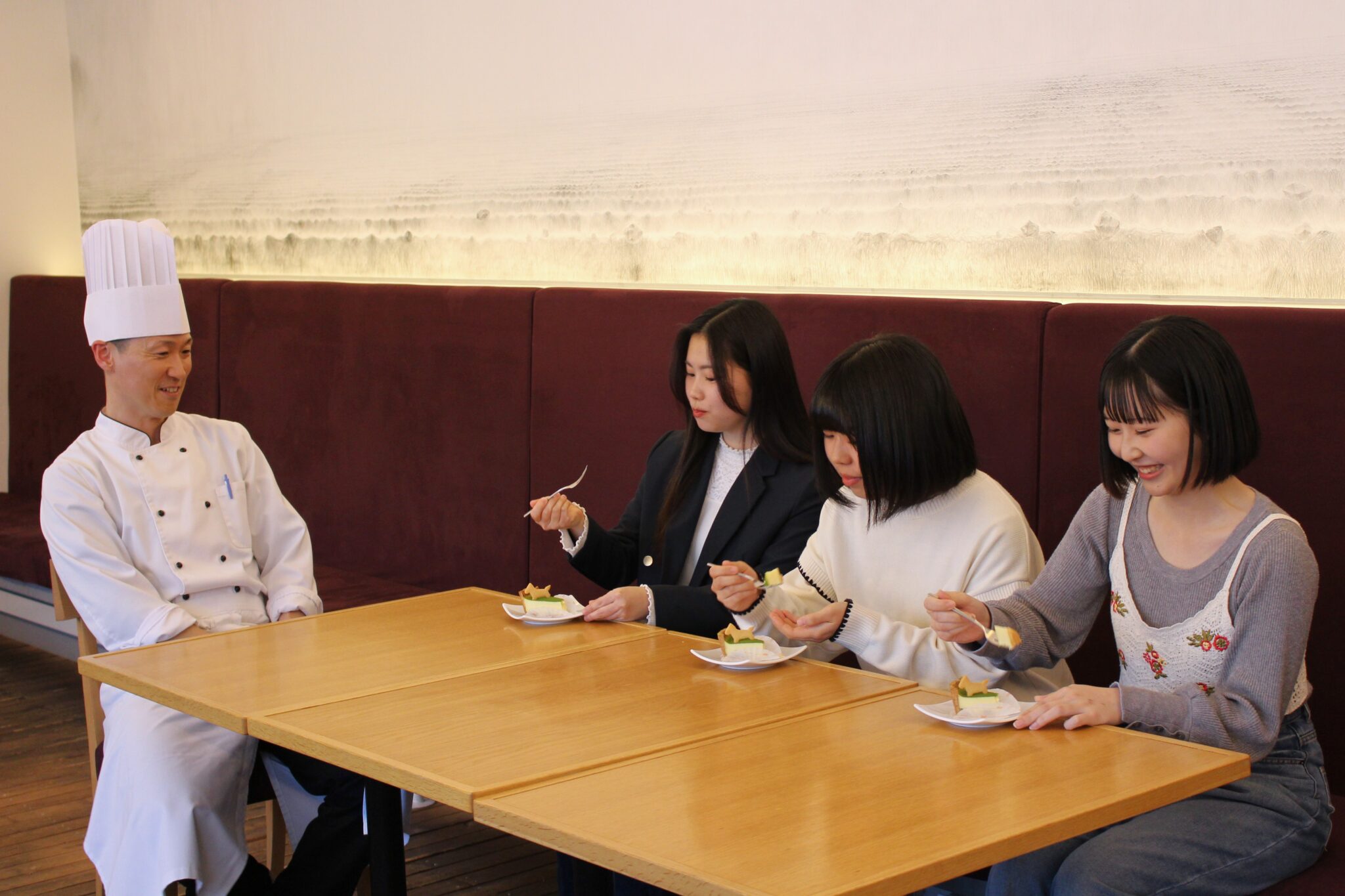 【帯広畜産大学】農業サークル「あぐりとかち」と十勝トテッポ工房によるコラボスイーツの開発・販売報告会を実施